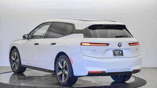 2026 BMW iX xDrive60