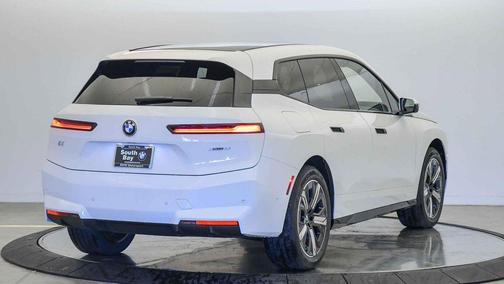 2026 BMW iX xDrive60