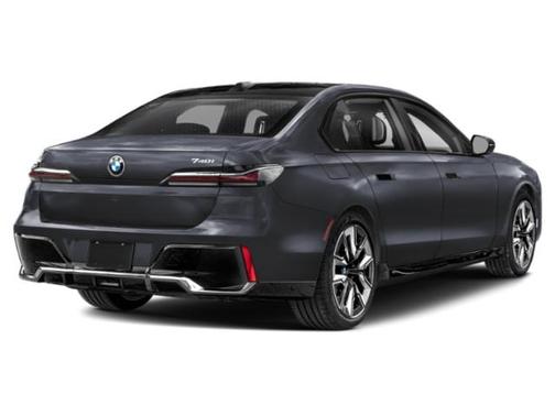 Frozen Pure Gre 2026 BMW 740 740i