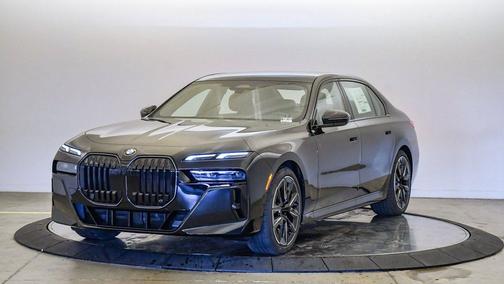 2026 BMW 740 740i