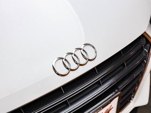 Glacier White Metallic 2020 Audi TT 2.0T