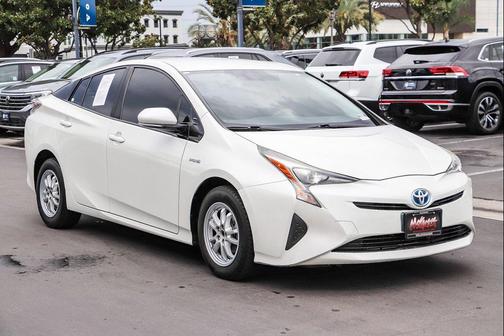 Blizzard Pearl 2016 Toyota Prius Three