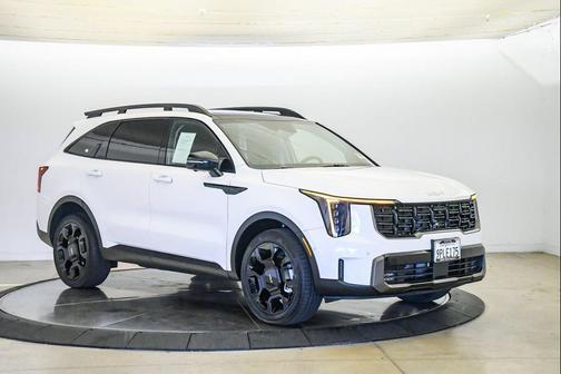 Glacial White Pearl 2024 Kia Sorento SX