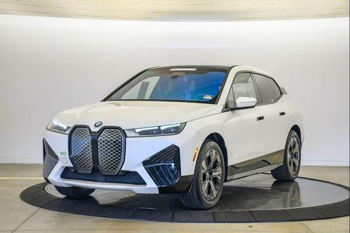 Mineral White Metallic 2023 BMW iX xDrive50