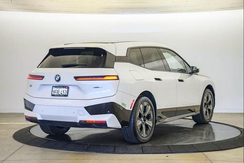 Mineral White Metallic 2023 BMW iX xDrive50