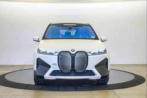 Mineral White Metallic 2023 BMW iX xDrive50