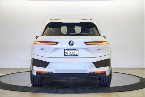 Mineral White Metallic 2023 BMW iX xDrive50