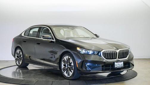 Black Sapphire Metallic 2026 BMW 530 530i