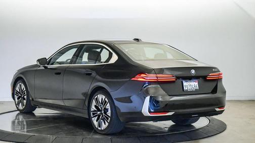 Black Sapphire Metallic 2026 BMW 530 530i