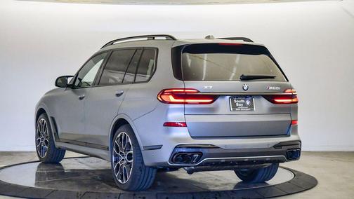 2026 BMW X7 M60i