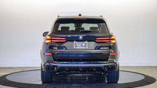 Black Sapphire Metallic 2026 BMW X5 M60i