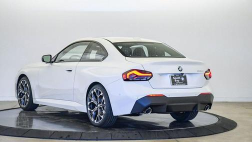 2026 BMW 230 230i