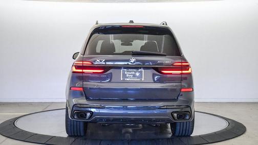 Dravit Grey Metallic 2027 BMW X7 xDrive40i