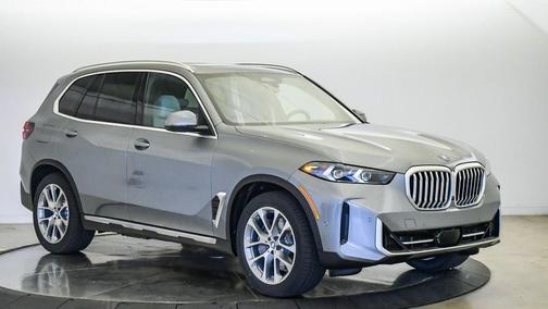 Skyscraper Grey Metallic 2026 BMW X5 PHEV xDrive50e