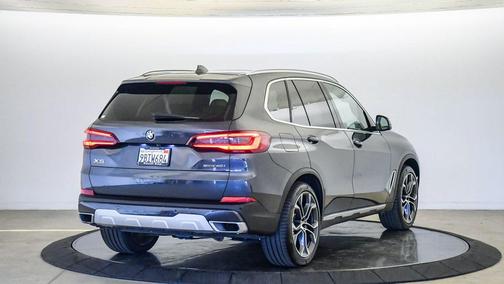 Arctic Grey Metallic 2022 BMW X5 sDrive40i