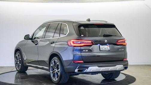 Arctic Grey Metallic 2022 BMW X5 sDrive40i