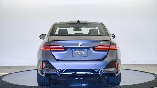 Frozen Deep Grey 2026 BMW 550e xDrive