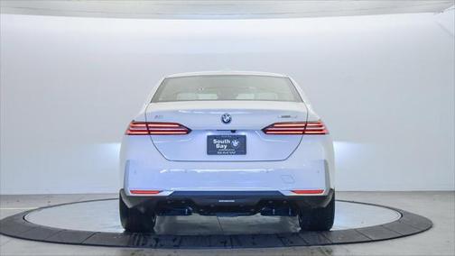 2025 BMW i5 xDrive40