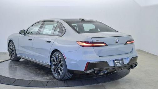2025 BMW 760 i xDrive
