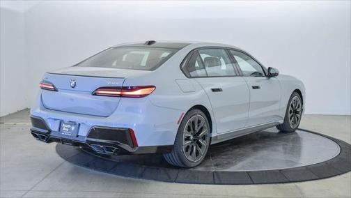 2025 BMW 760 i xDrive