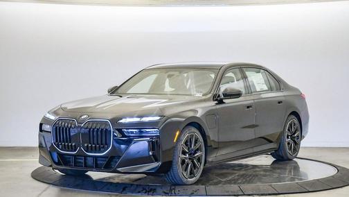 2026 BMW 750e i xDrive