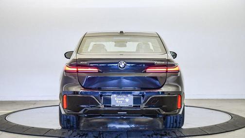 2026 BMW 750e i xDrive