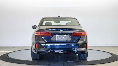 Black Sapphire Metallic 2026 BMW 530 530i