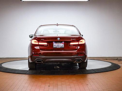 Aventurin Red Metallic 2023 BMW 540 i xDrive