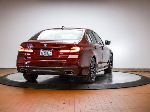Aventurin Red Metallic 2023 BMW 540 i xDrive