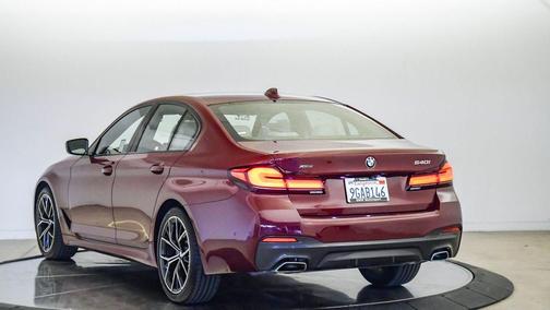Aventurin Red Metallic 2023 BMW 540 i xDrive