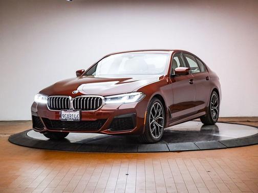 Aventurin Red Metallic 2023 BMW 540 i xDrive