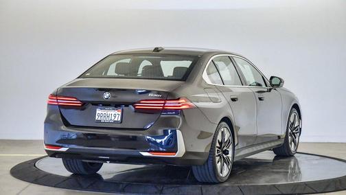2025 BMW 530 i