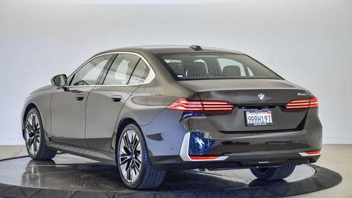 2025 BMW 530 i