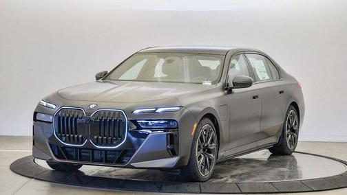2026 BMW 750e i xDrive