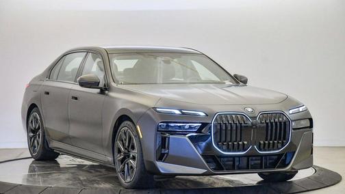 2026 BMW 750e i xDrive