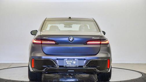 2026 BMW 750e i xDrive