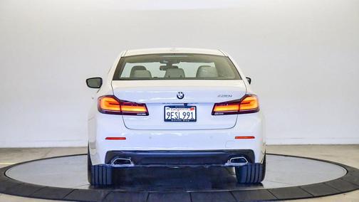 2023 BMW 530 i