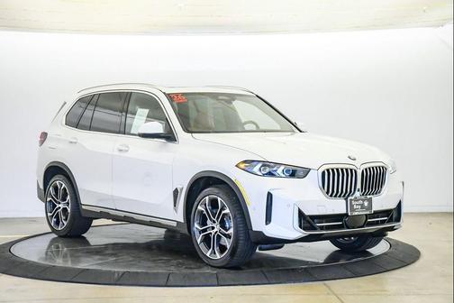 Mineral White Metallic 2026 BMW X5 sDrive40i