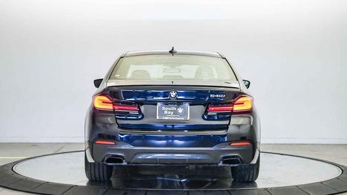 Carbon Black Metallic 2023 BMW 540 i
