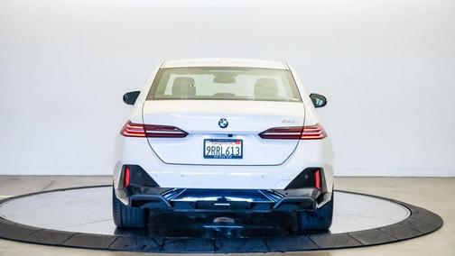2025 BMW 530 i