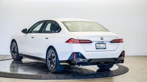 2025 BMW 530 i