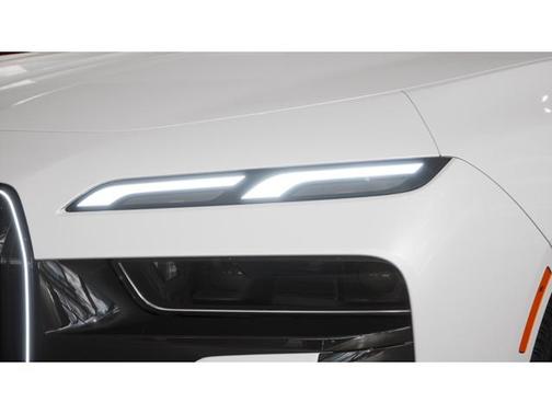 Mineral White Metallic 2026 BMW 740 740i