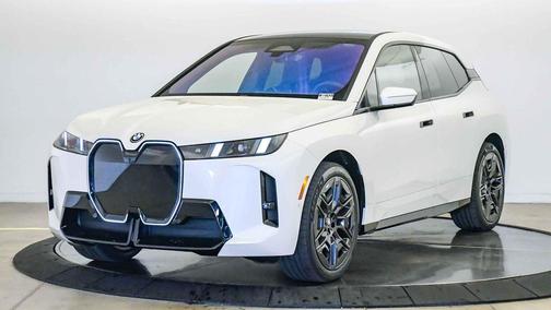 Mineral White Metallic 2026 BMW iX xDrive45
