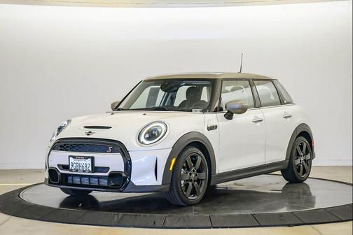 White Metallic 2024 MINI Hardtop Cooper S