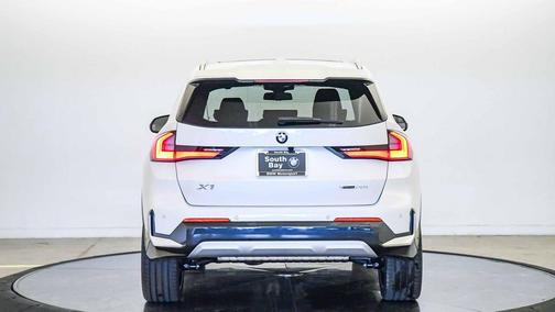 Mineral White Metallic 2026 BMW X1 xDrive28i