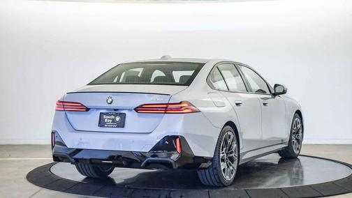 Brooklyn Grey Metallic 2026 BMW 530 530i