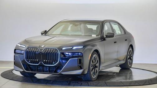 2026 BMW 740 i