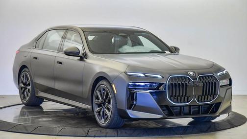 2026 BMW 740 i
