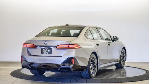 2025 BMW i5 xDrive40