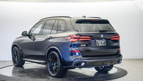 Carbon Black Metallic 2025 BMW X5 xDrive40i